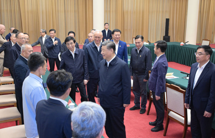 习近平主持召开企业和专家座谈会强调 紧扣推进中国式现代化主题 进一步全面深化改革.jpg